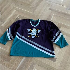 Vintage Mighty Ducks of Anaheim jersey size extra large 1993